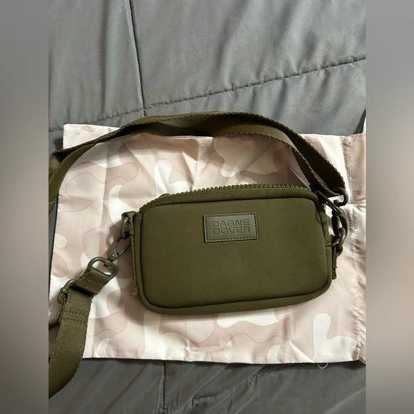 Dagne Dover Mara phone Sling Crossbody in Dark Moss NWOT - Picture 2 of 7